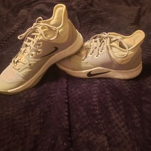 Nike Paul George basketball shoes